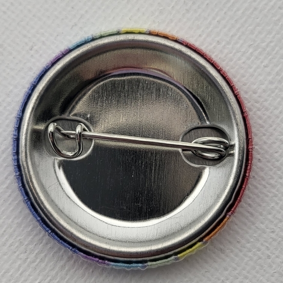 LOVE WINS - PIN. - Picture 2 of 3